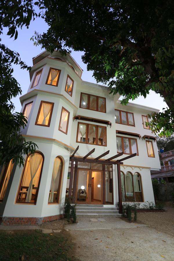 Mango Hill Inn Yangon Exterior photo