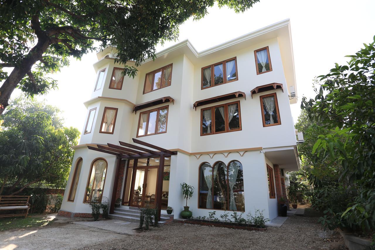 Mango Hill Inn Yangon Exterior photo