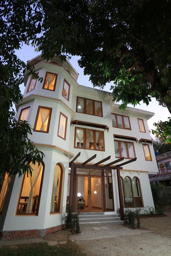 Mango Hill Inn Yangon Exterior photo