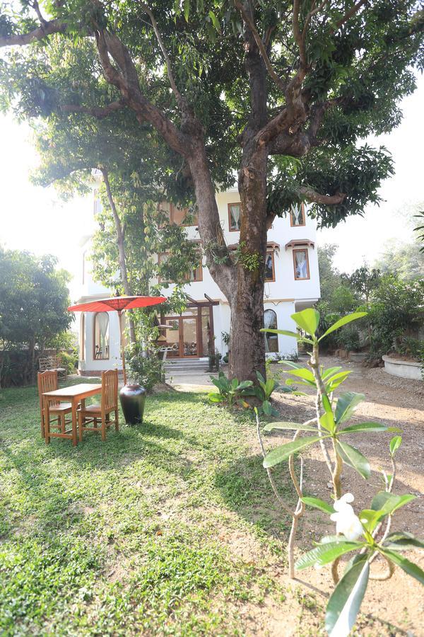 Mango Hill Inn Yangon Exterior photo