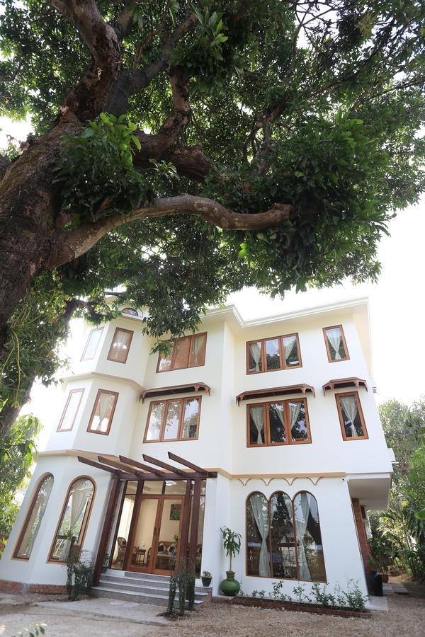 Mango Hill Inn Yangon Exterior photo