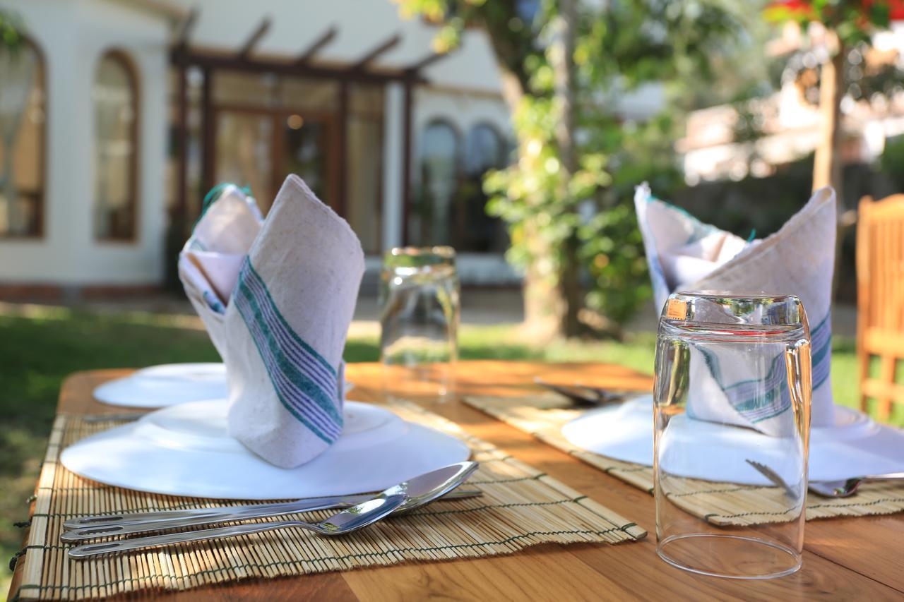 Mango Hill Inn Yangon Exterior photo