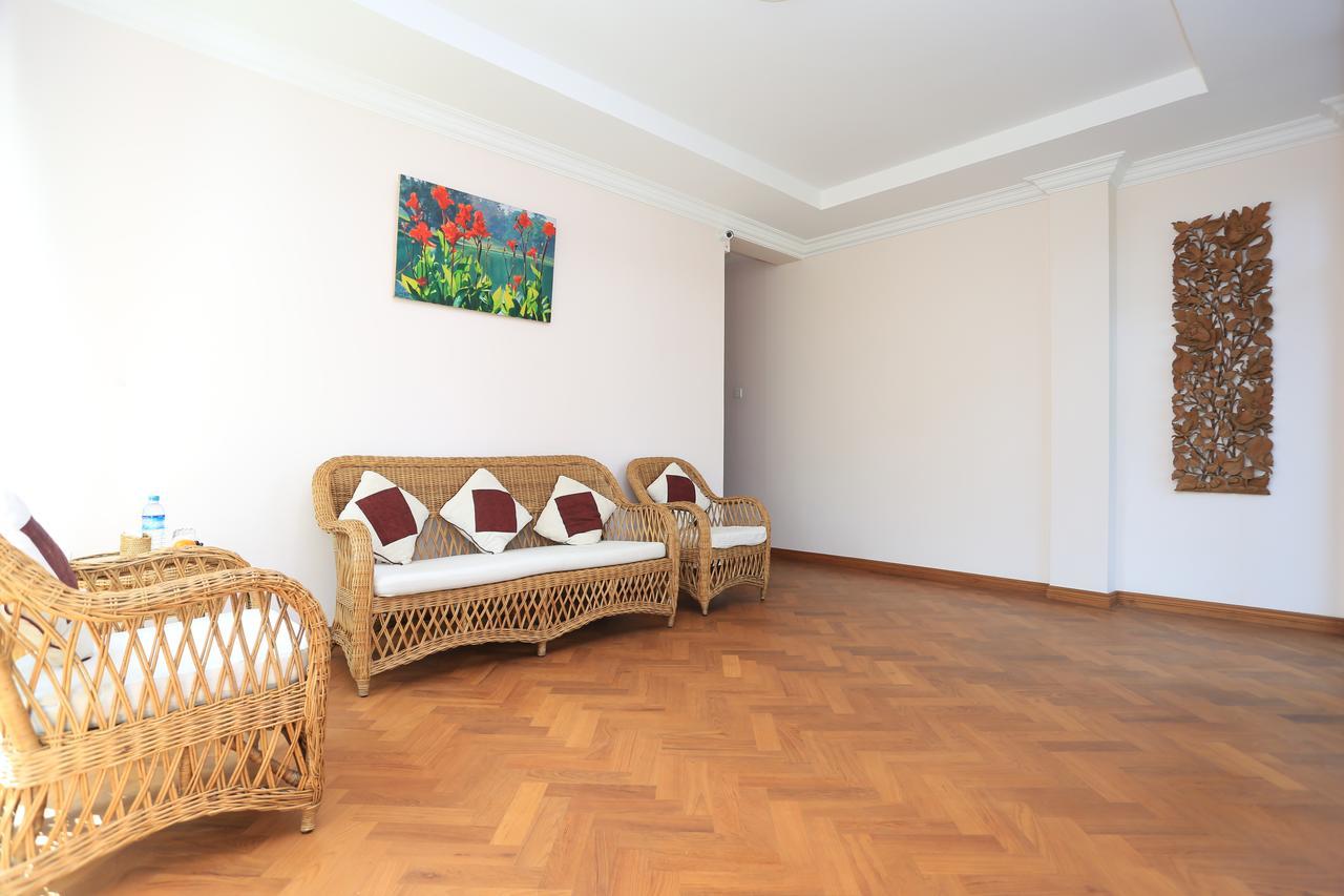 Mango Hill Inn Yangon Exterior photo